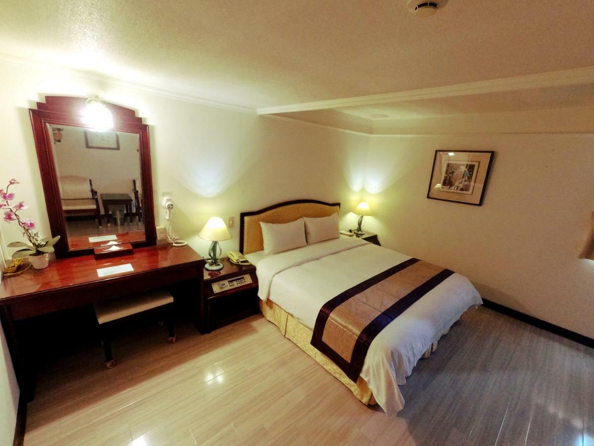 Athens Hotel Taichung Dış mekan fotoğraf