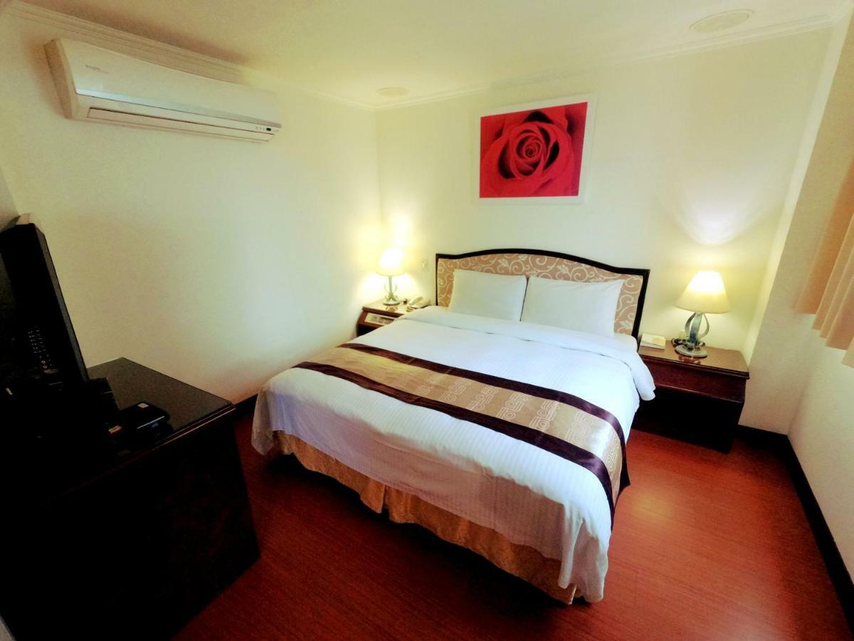 Athens Hotel Taichung Dış mekan fotoğraf