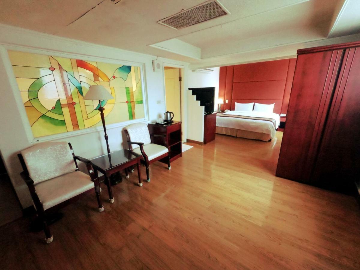 Athens Hotel Taichung Dış mekan fotoğraf